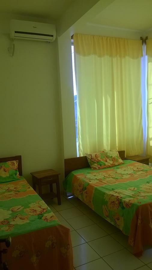 Hotel Alma Trinidad Exterior photo